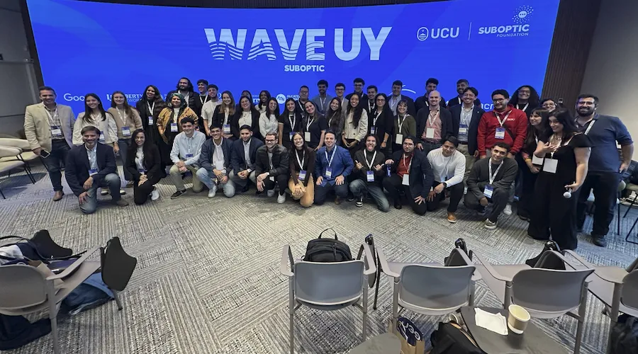 Participación estudiantil en el Simposio Internacional WAVE UY Latinoamérica 2025