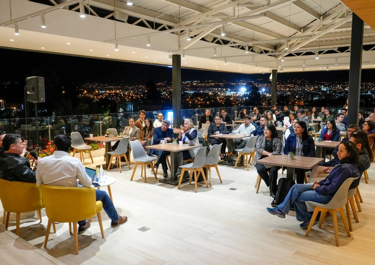 Conexión Alumni UDAPRO fortalece el vínculo con graduados