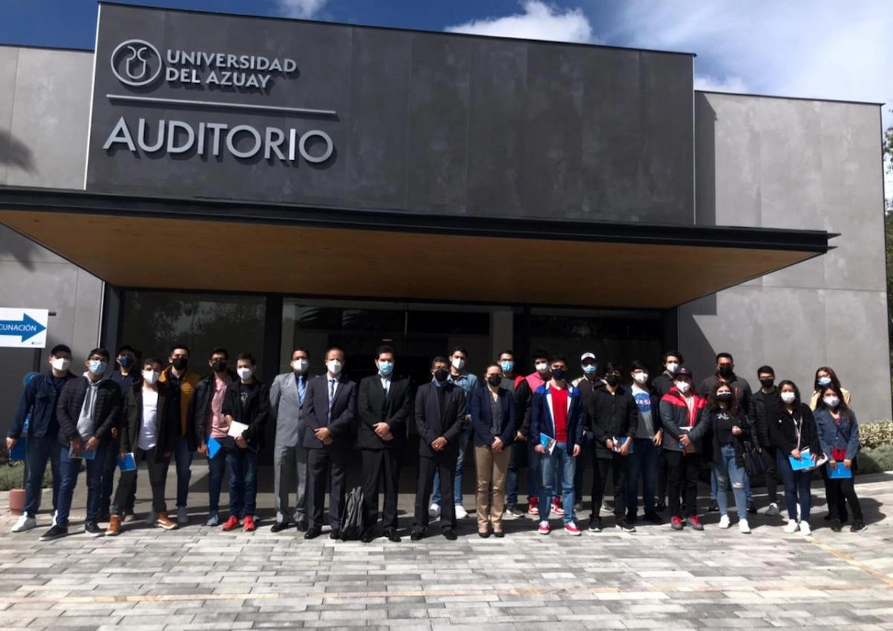 Estudiantes visitaron el Campus Central