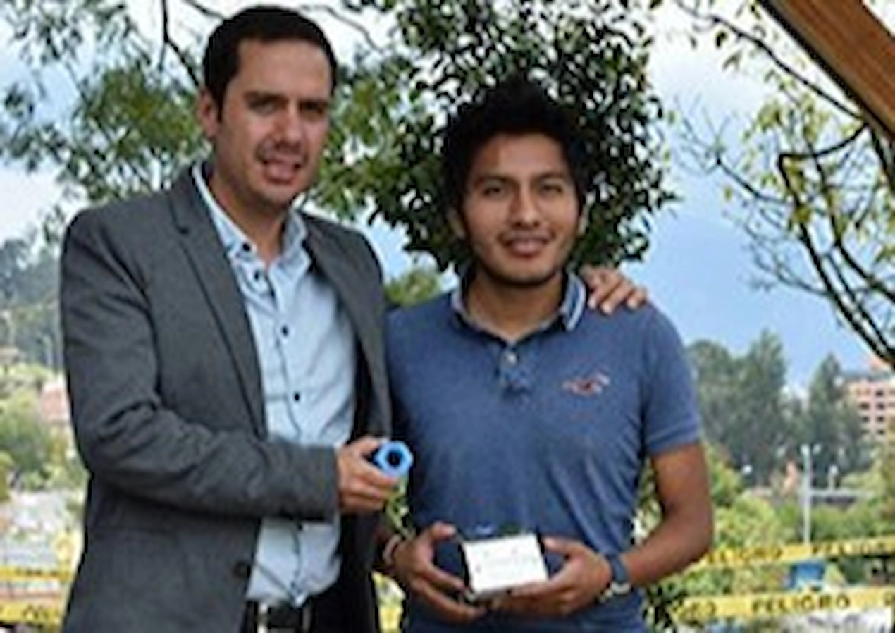 Estudiante obtuvo primer lugar en concurso de robótica